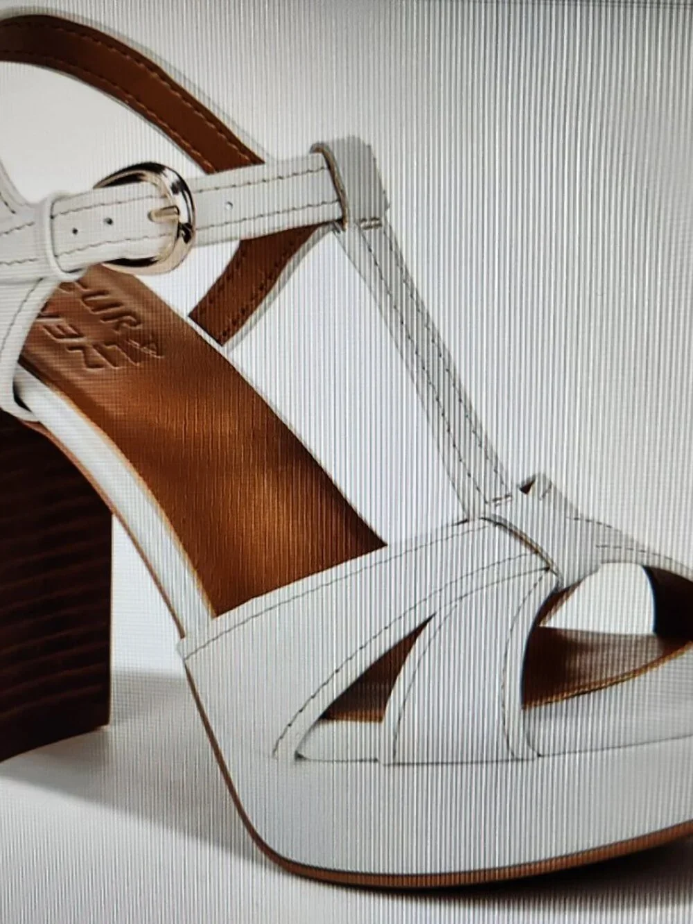 Naturalizer White Leather 